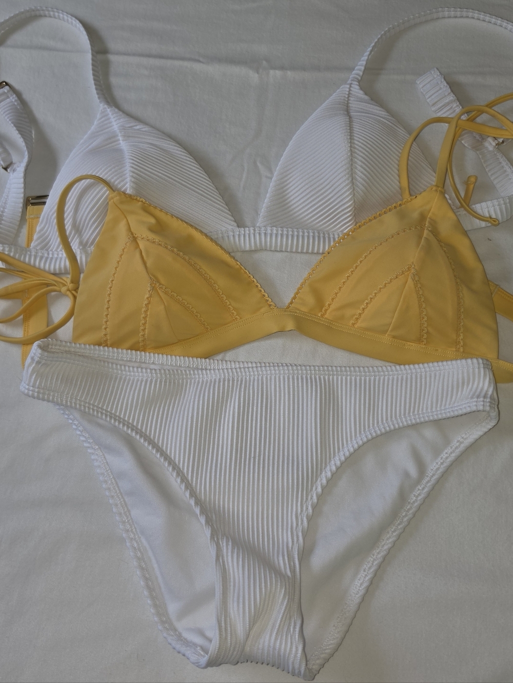 Hollister Yellow and White Bikini Set 3 Pieces